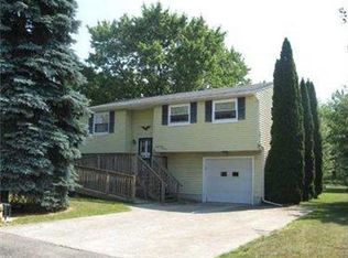 2314 Victory Dr, Erie, PA 16510