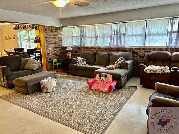 4th image of 605 Tanglewood Cir