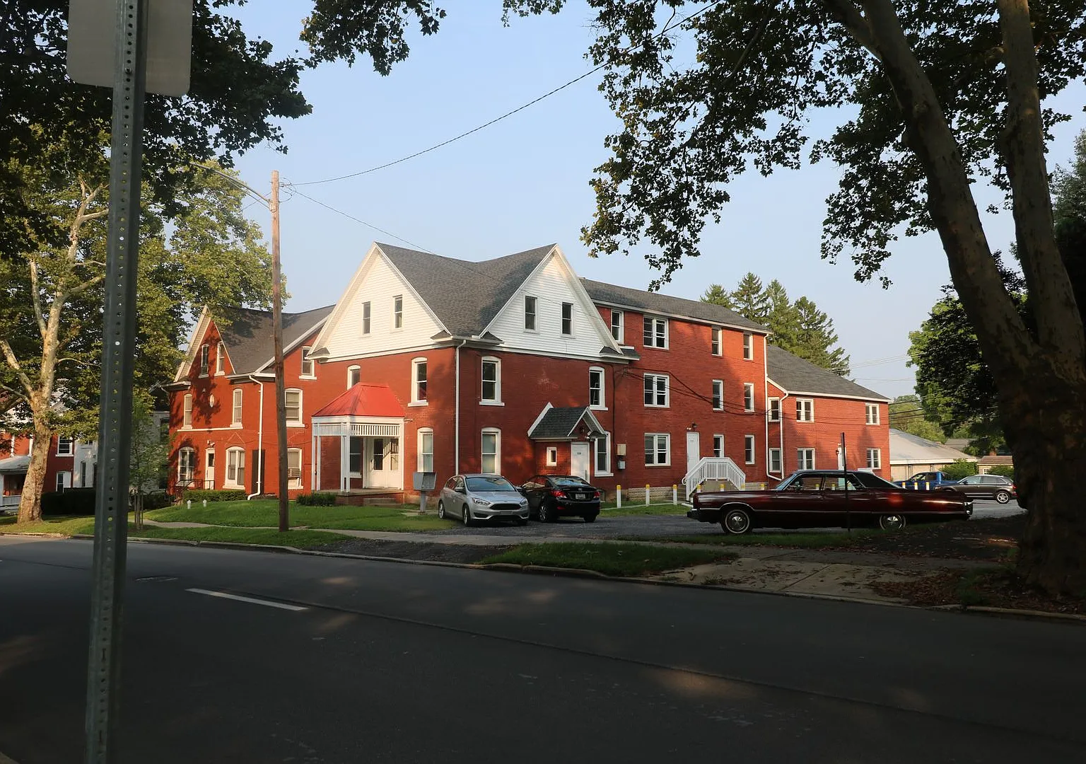 Two Bedroom apartment near engineering and science buildings. Rent is for the entire apartment! — Photo 4