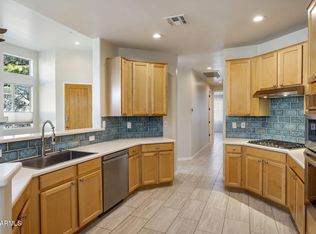 7402 E Hum Rd APT 11, Carefree, AZ 85377