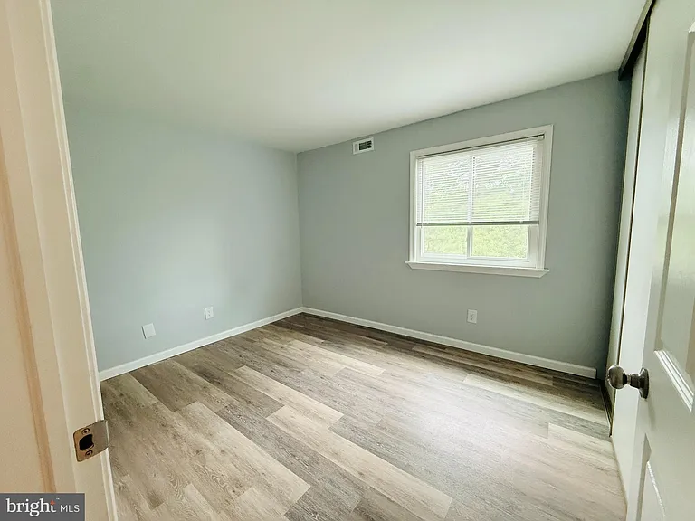 1008 Lindsey Ct — Photo 9