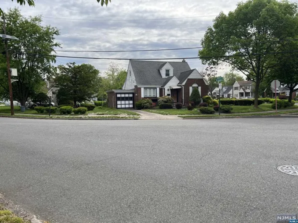 25-19 Urban Pl, Fair Lawn, NJ 07410