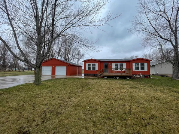 59 Quinn Ave NW, Huron, SD 57350
