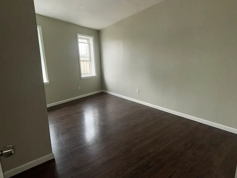 812 Clinton Ave #4 — Photo 2