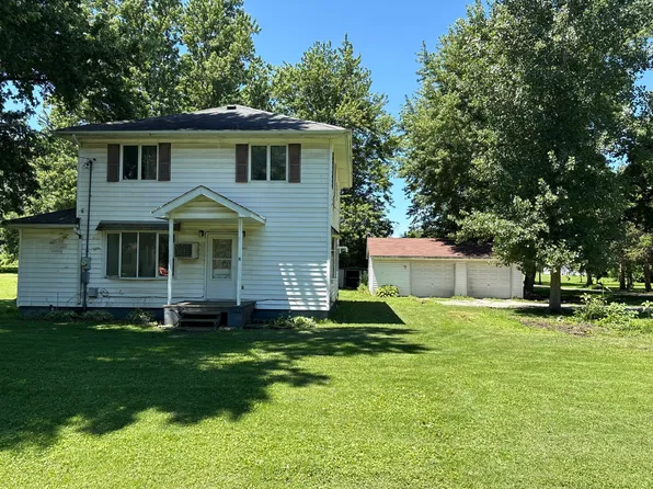 410 N 1st St, Bellflower, IL 61724