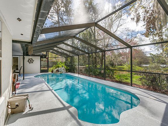 4th image of 1875 Plantation Oaks Dr