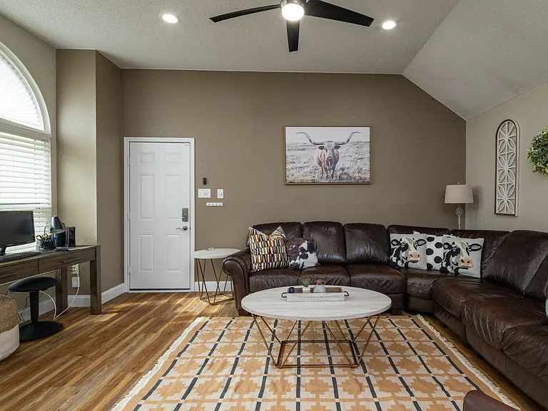 3410 Los Alamos Ln — Photo 38