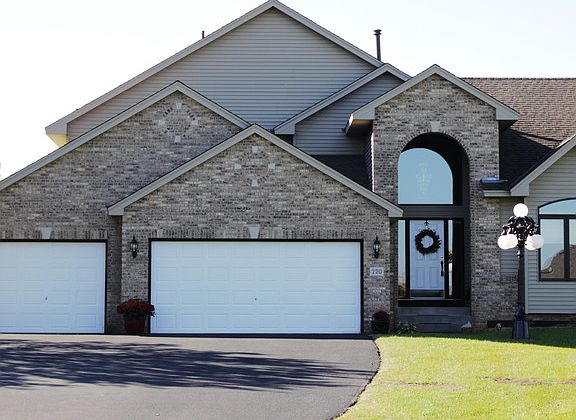 Freshly Sealed Driveway, New 50 Year Architectural Shingles, With Warranty That Transfers to New Hom