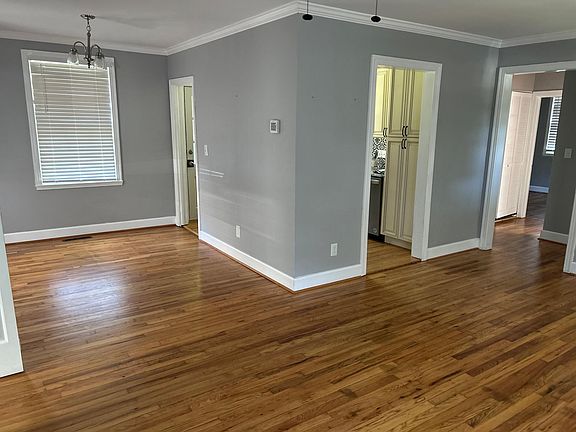 2nd image of 1815 Cochran Pl