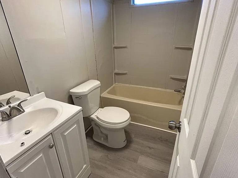 4502 E Old Marion Hwy #9 — Photo 6