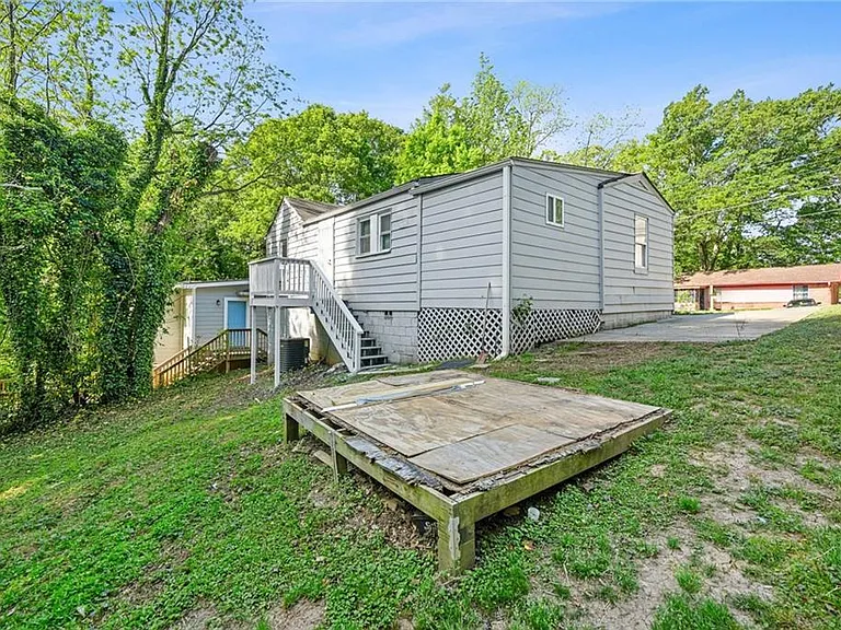 360 Betsy Ave SW — Photo 35