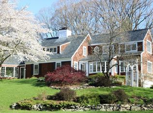 58 Hunting Ln, Sherborn, MA 01770