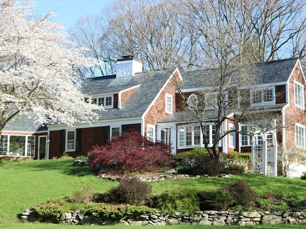 58 Hunting Ln, Sherborn, MA 01770
