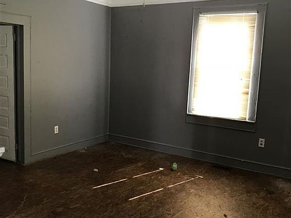 2nd image of 301 McGarity St