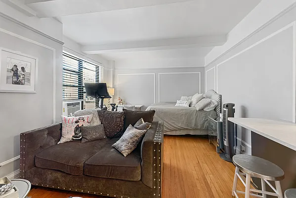 Sold by Compass | media 3