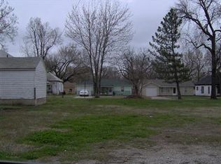 1705 S Highland Ave, Chanute, KS 66720