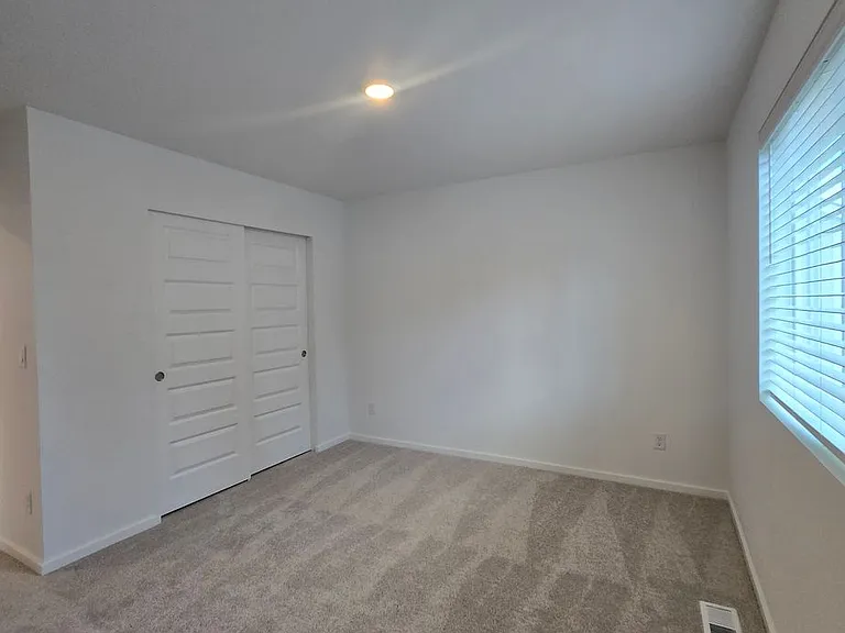 2700 Wonderland Way — Photo 28
