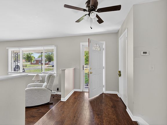 4th image of 1802 Sarasota Ct