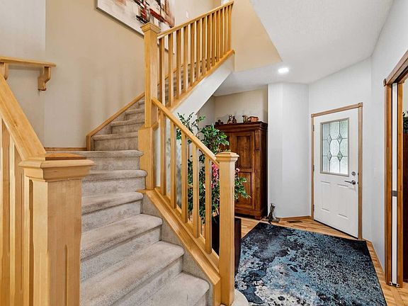 5th image of 202 Crystal Green Pl