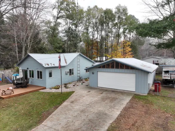 5456 Front St, Newaygo, MI 49337