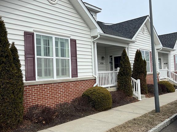 2nd image of 15070 Dahlia Dr