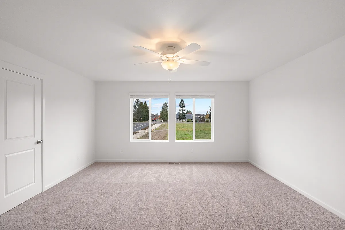Building Photo - 1400 NE 185th Ave