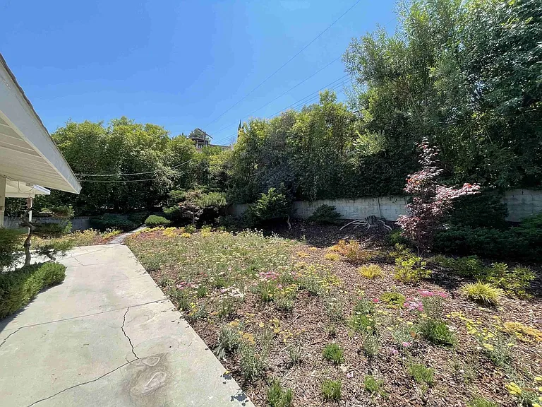 22236 San Miguel St — Photo 31