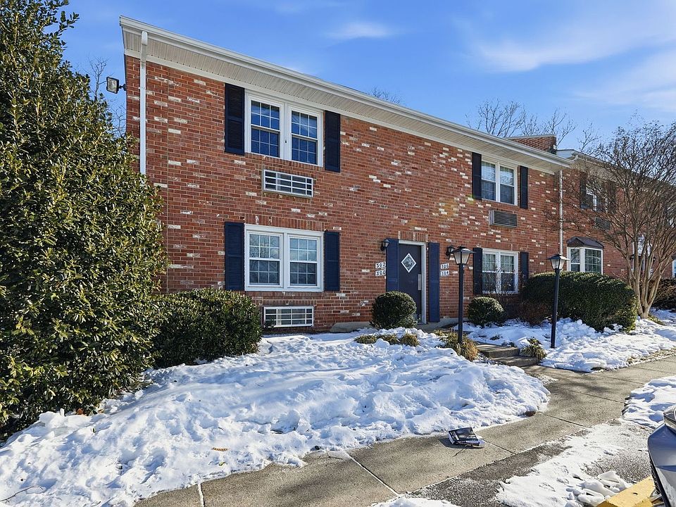 1st image of 300 E Furman Dr