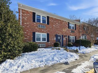 300 E Furman Dr, Sterling, VA 20164