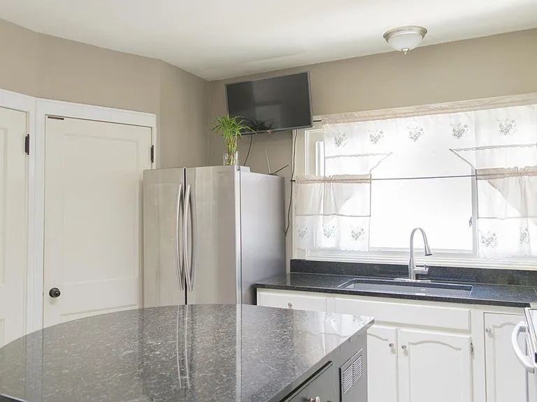 3220 W Madison St — Photo 13