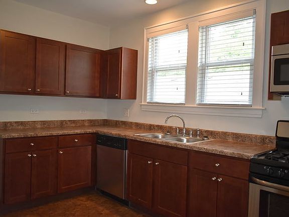 4th image of 8051 Kildare Ave
