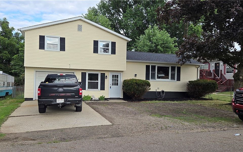 1st image of 214 Stewart Ave NW