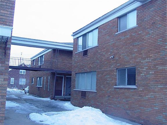 apartment 004