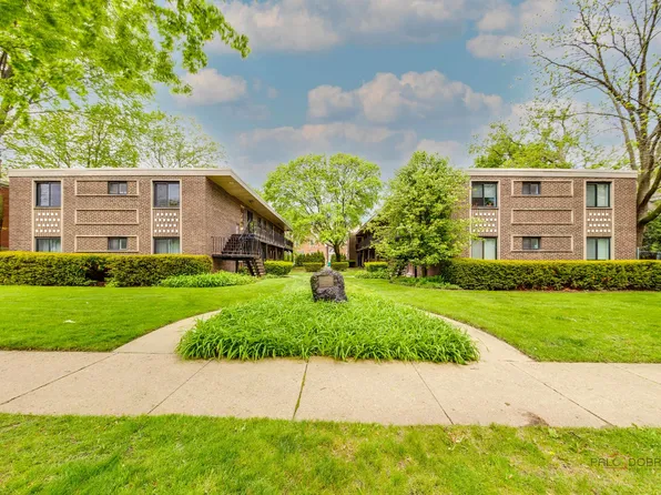 391 Park Ave APT 102, Highland Park, IL 60035