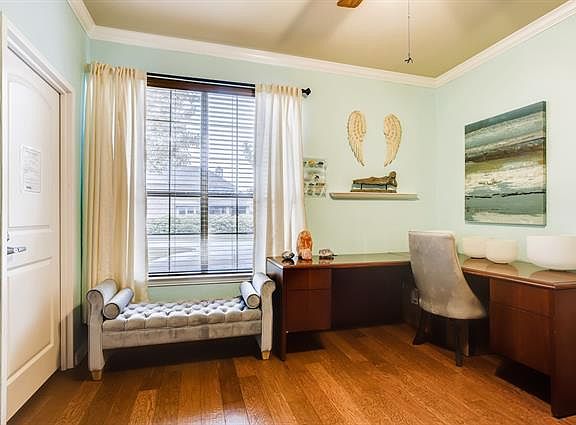 5th image of 404 Sagewood Ct