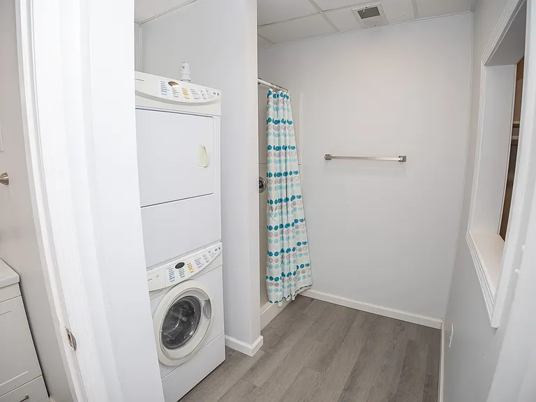 202 E Franklin St #1 — Photo 18