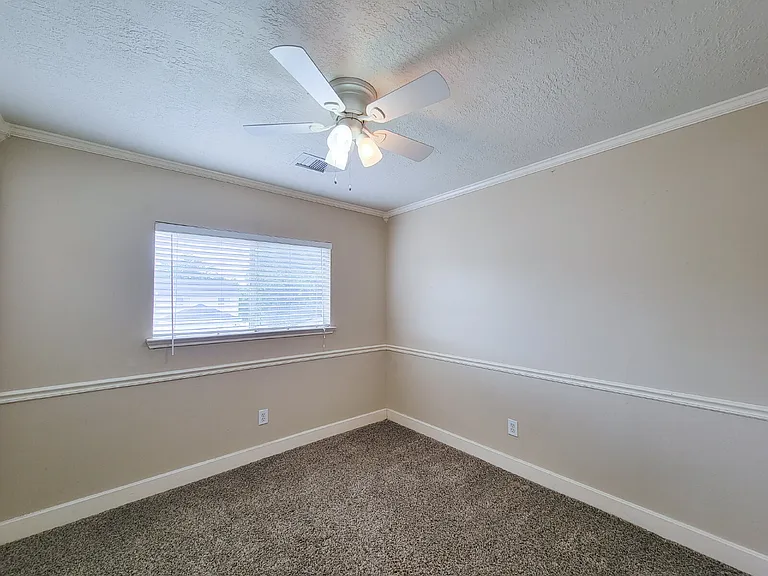 9607 Farrell Dr — Photo 23