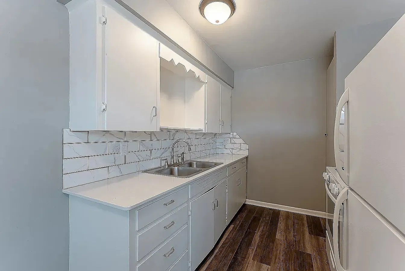 1 bed, 744 sqft, $800 — Photo 2