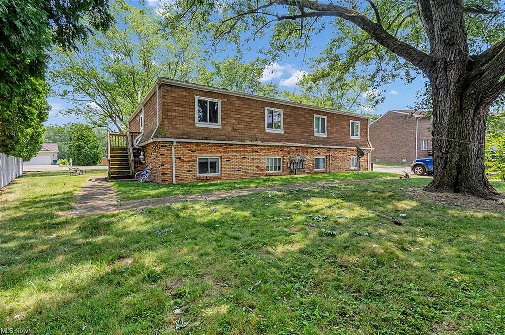 2 bed, $950 — Photo 1