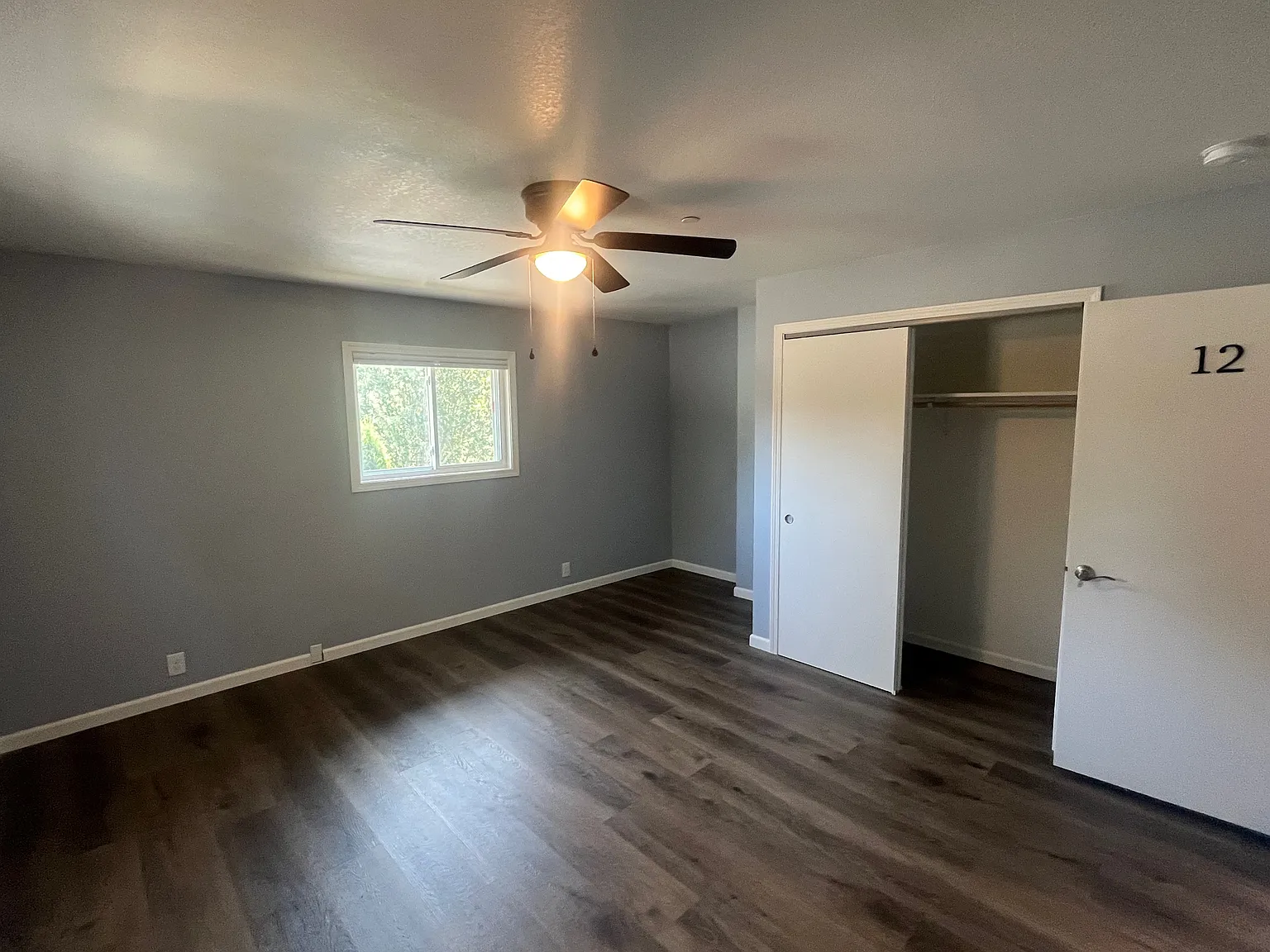 12 bed, 3596 sqft, $925 — Photo 3