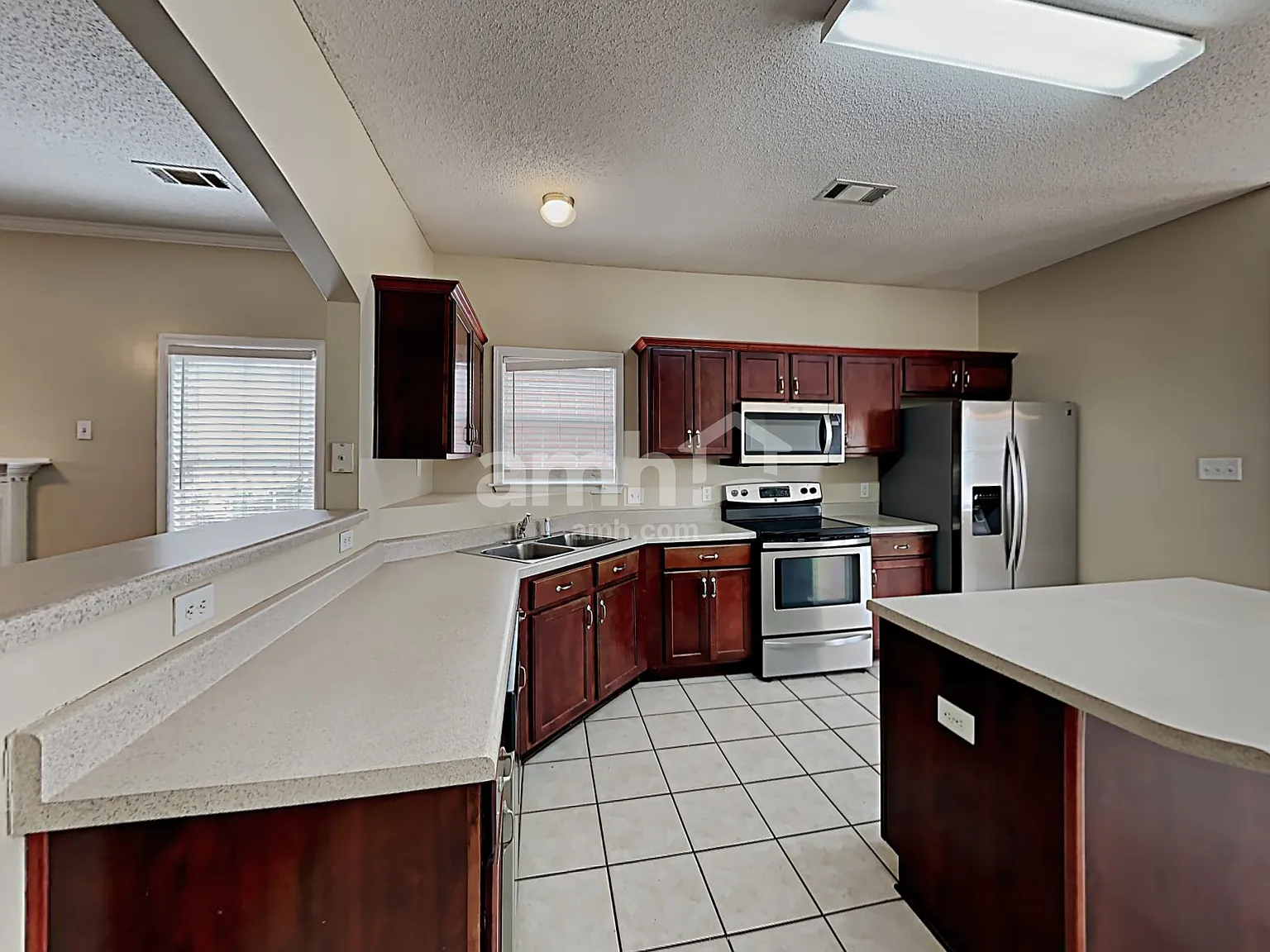 4 bed, 2.5 bath, 2331 sqft, $2,625 — Photo 4