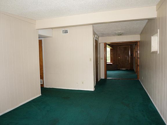 3rd image of 10534 Fairlane Dr
