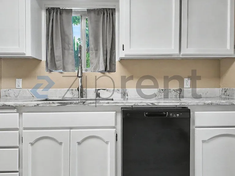 860 Watt Ave #MAIN HOUSE — Photo 23