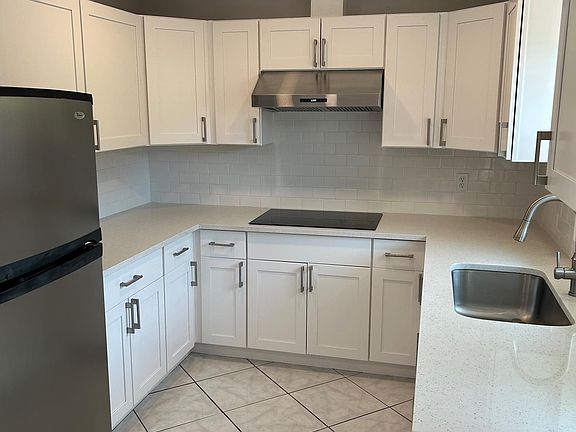 2nd image of 656 77th Ave N