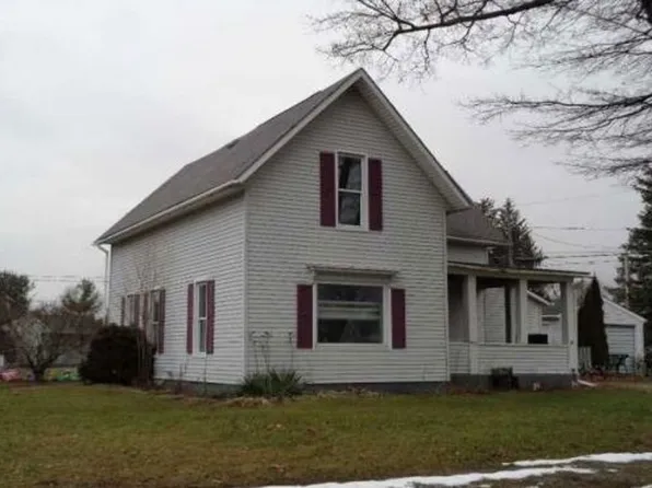 404 Kentucky St, Walkerton, IN 46574