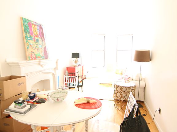 4th image of 333 W 76th St APT 3A