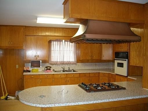 5th image of 512 Helena St
