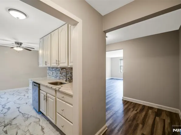 126 Hackett Pl, Rutherford, NJ 07070