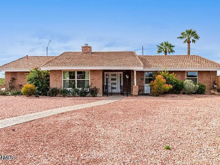956 Castillo Dr E — Photo 1