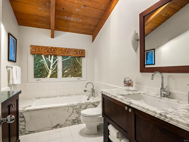 2122 Paseo Dorado — Photo 17